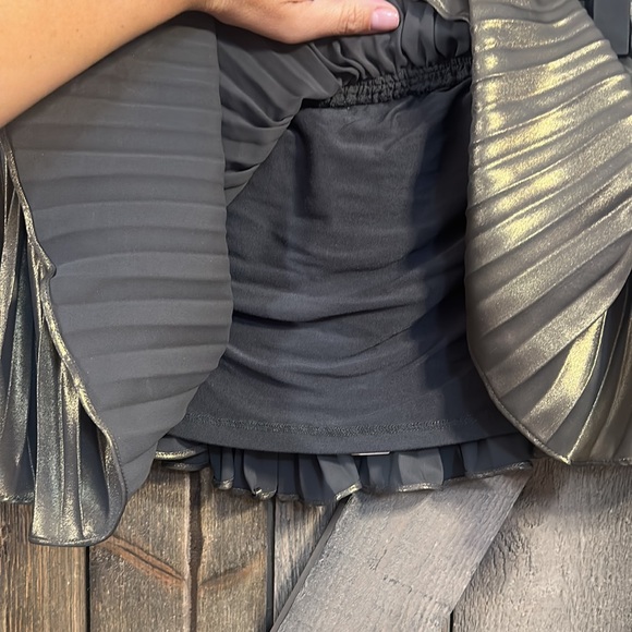 NWT Anthropologie Green & Gold Metallic Pleated Skirt and Top Set - Picture 13 of 16